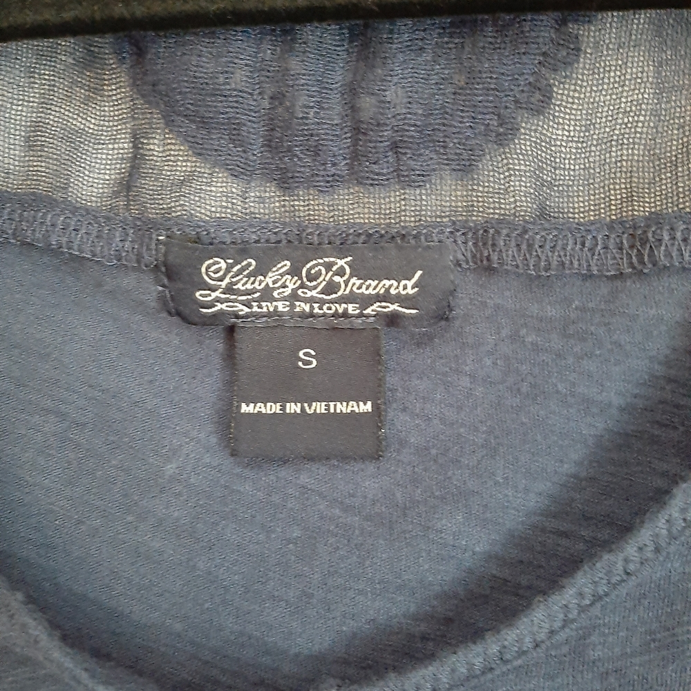 Womens Lucky Brand blouse - Picture 3 of 5